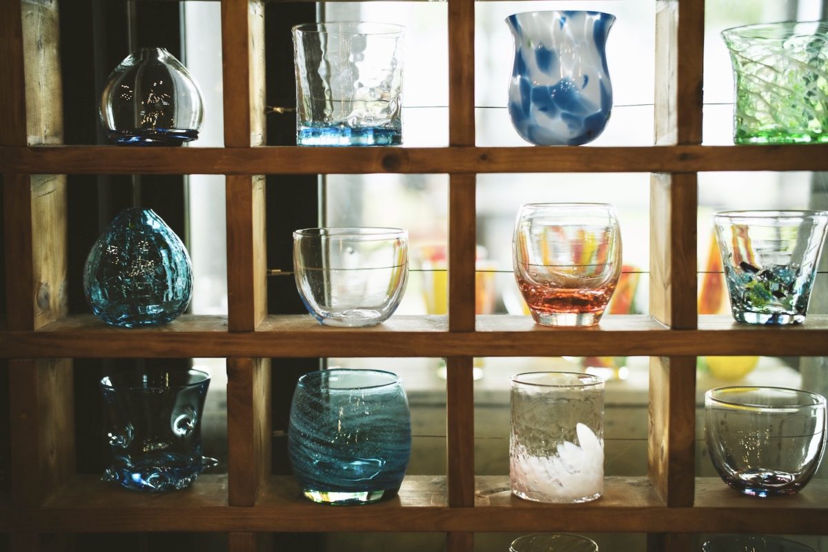 沖縄の風が生んだ琉球ガラス工房「RYUKYU GLASS WORKS 海風」
