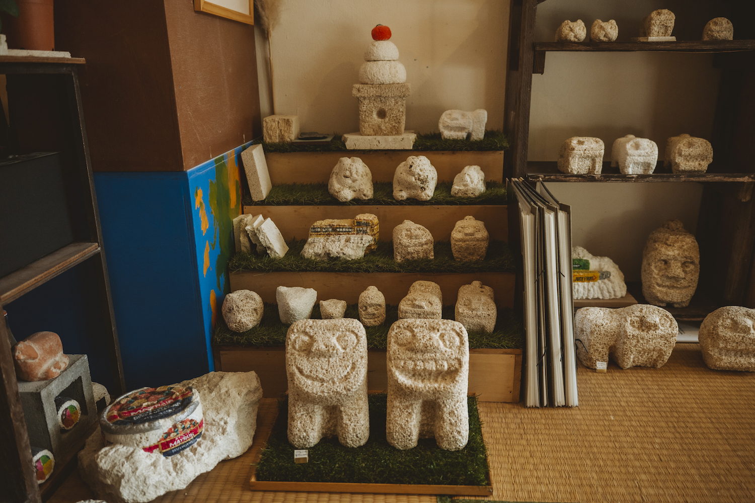 暮らしと密接した中にある彫刻「石獅子」 | Okinawa Creative Media